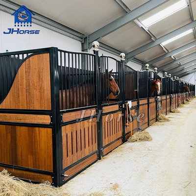 angepasste Farbe Pferde Stall-Panels Pulver beschichtet mit Schiebetür