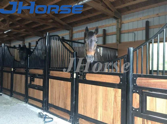 Stahlkonstruktions-tragbares Bambuspferdestabiles Kasten-Stall-Front-Fertighaus 3.6m