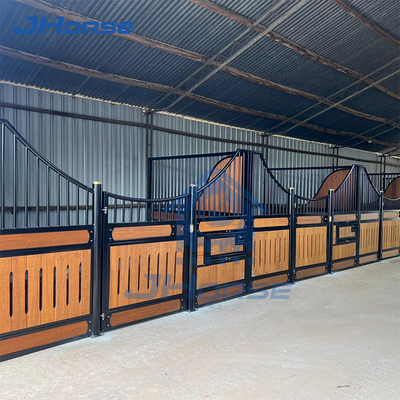 Modulare Pferdestalle aus Stahl Q235 Q235B und Holz