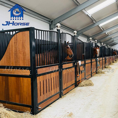 Vielseitige Schiebetür Horsestabil Stall für verschiedene Rassen und Größen