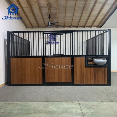 Verschiebbare Frontplatte aus Bambus und Holzfüllung mit anpassbarem Futterspender